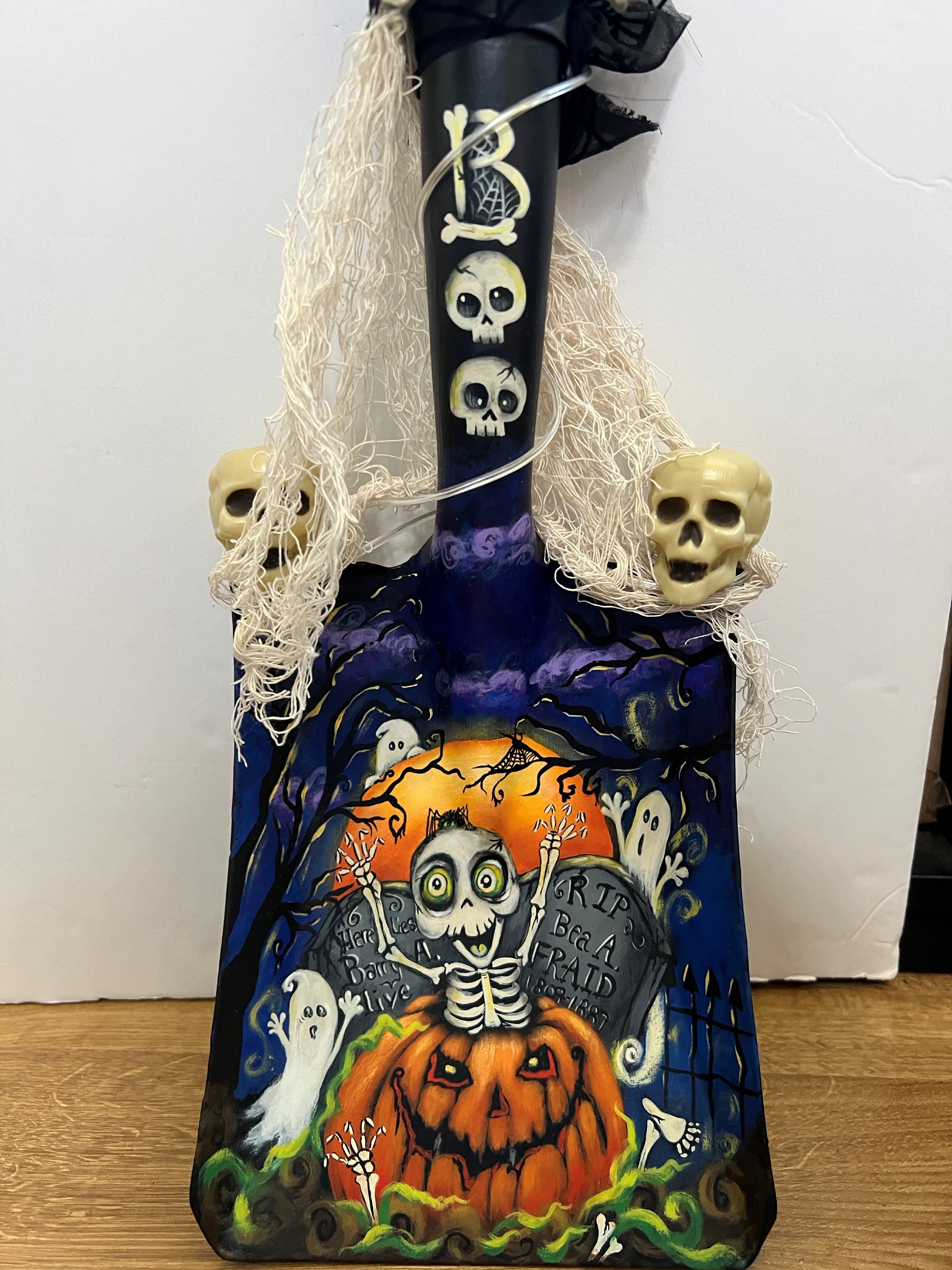 Boo Shovel
